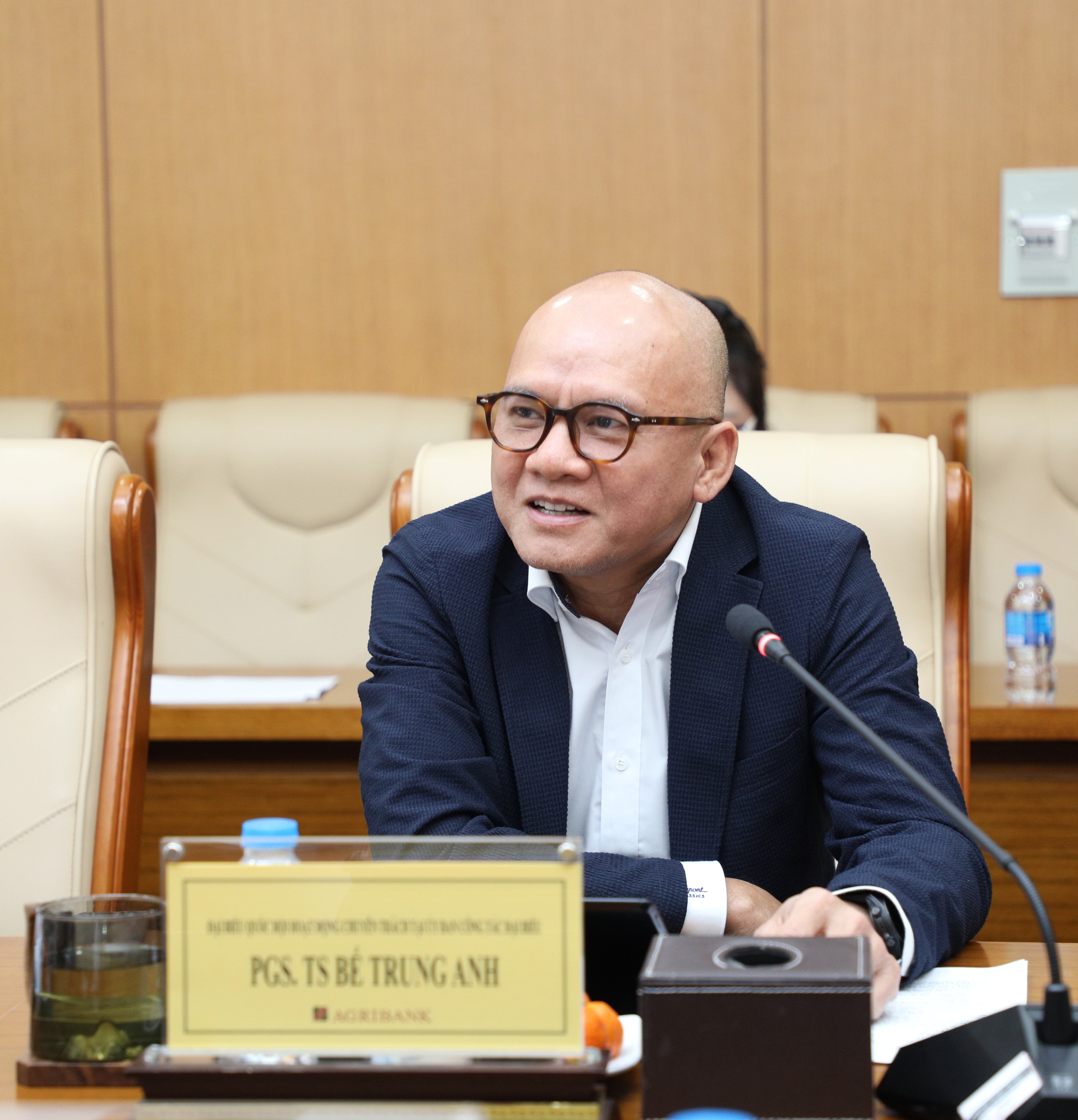 Đại biểu Quốc hội hoạt động chuyên trách tại Ủy ban Công tác đại biểu PGS.TS Bế Trung Anh phát biểu tại buổi toạ đàm. Ảnh: Khánh Duy