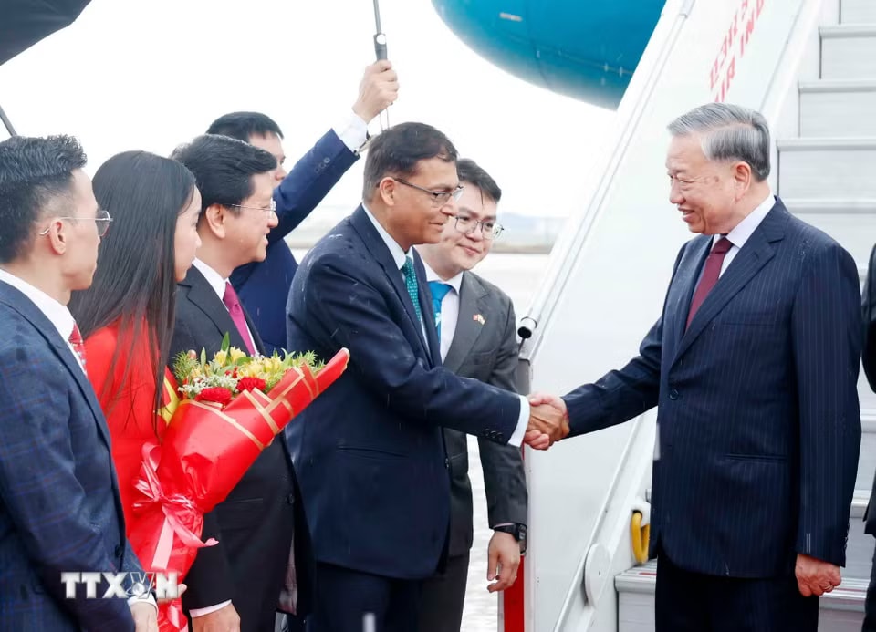 e079fb2d4cfbcf5b39ccea21d0c9-_ttxvn-tong-bi-thu-chu-tich-nuoc-to-lam-bat-dau-chuyen-tham-cap-nha-nuoc-toi-an-do-10.jpg.avif.jpg
