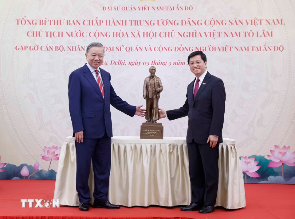 f144ad0db8eeef7bf4a25eabef34-_ttxvn-tong-bi-thu-chu-tich-nuoc-gap-go-cong-dong-nguoi-viet-nam-tai-an-do-8742765-7.jpg.avif.jpg