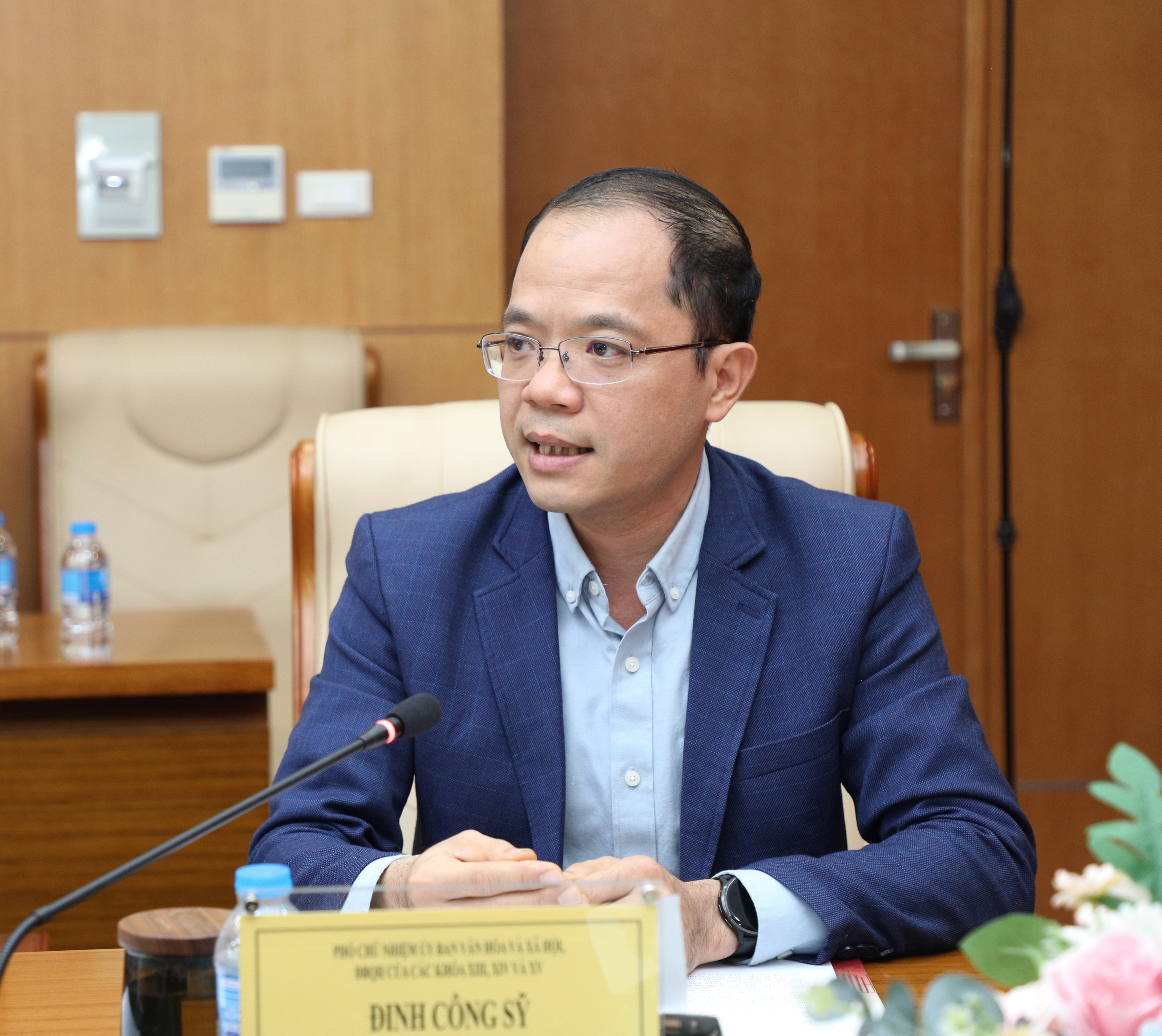 Phó Chủ nhiệm Ủy ban Văn hóa và Xã hội, ĐBQH các Khóa XIII, XIV và XV Đinh Công Sỹ phát biểu tại toạ đàm. Ảnh: Khánh Duy