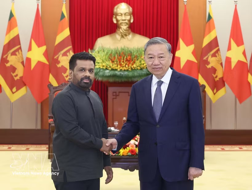 General Secretary of the Communist Party of Vietnam (CPV) Central Committee To Lam receives Sri Lankan President Anura Kumara Dissanayaka. (Photo: VNA)