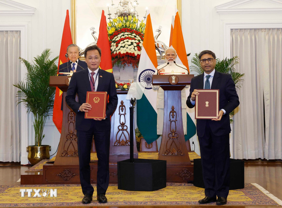 g-bi-thu-chu-tich-nuoc-to-lam-va-thu-tuong-cong-hoa-an-do-narendra-modi-chung-kien-le-trao-cac-van-kien-hop-tac-giua-2-nuoc8.jpg