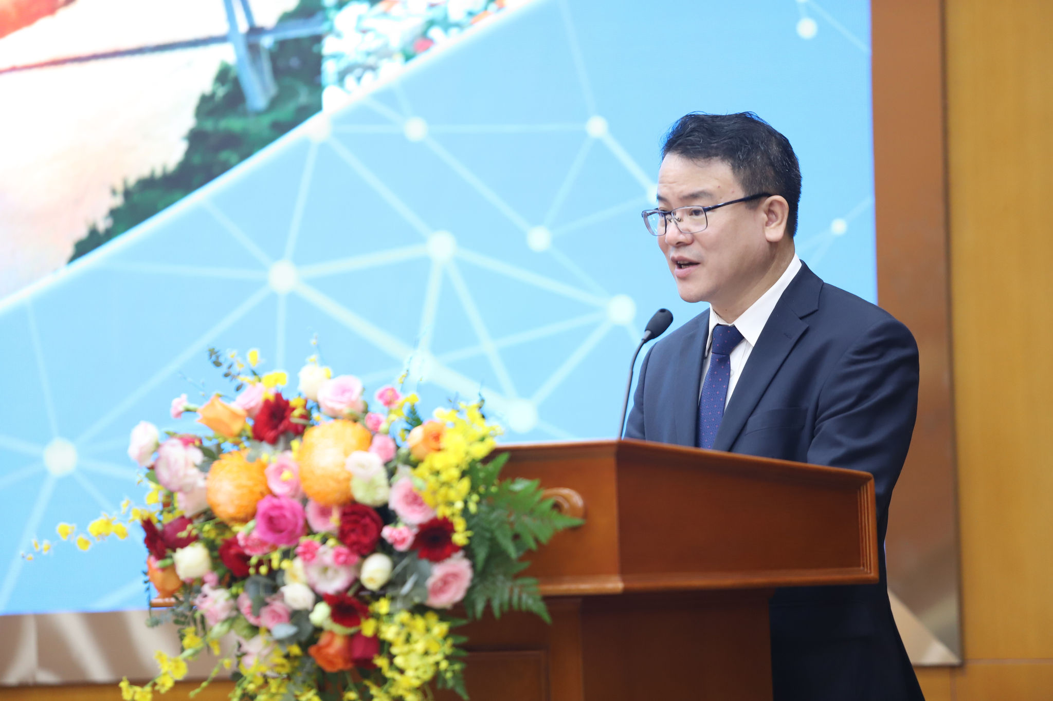 Thứ trưởng Bộ Tài chính Trần Quốc Phương phát biểu.