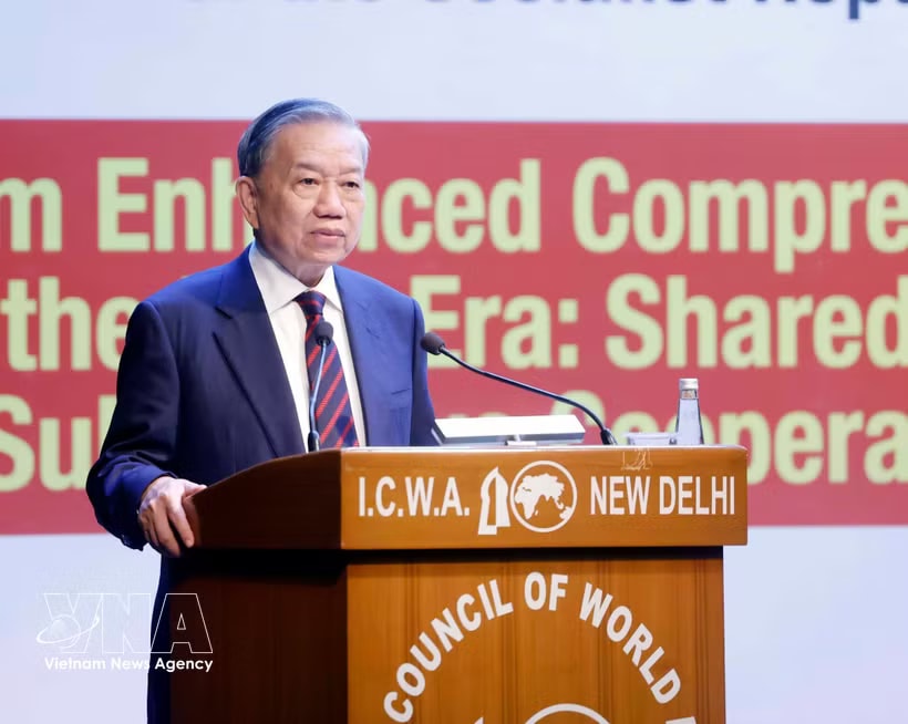 General Secretary of the Communist Party of Vietnam Central Committee and State President To Lam delivers the policy speech at the Indian Council of World Affairs (Photo: VNA)