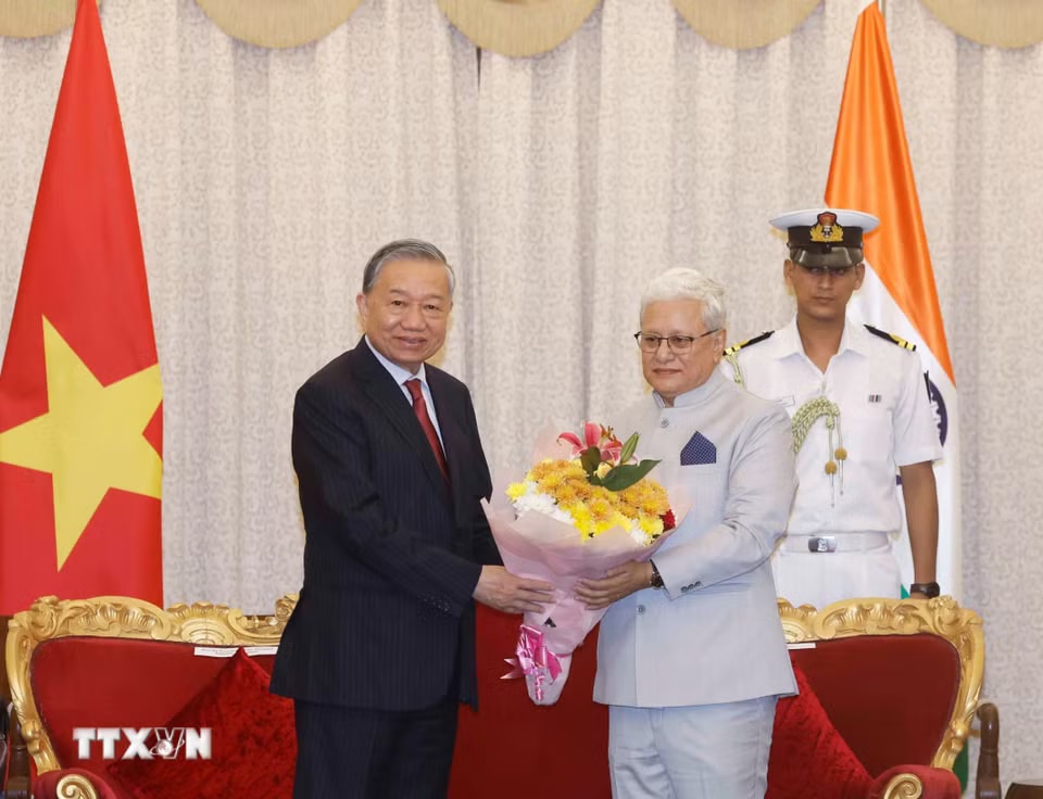 cc8b9a81222d7cac70d1aae16df7c3cf89c9-_ttxvn-tong-bi-thu-chu-tich-nuoc-gap-thong-doc-bang-maharashtra-cua-an-do-07-3.jpg.avif.jpg