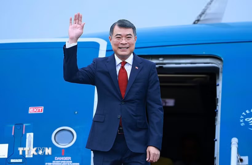 Thủ tướng Lê Minh Hưng lên đường tham dự Hội nghị Cấp cao ASEAN lần thứ 48 tại Cebu, Philippines. (Ảnh: Dương Giang/TTXVN)