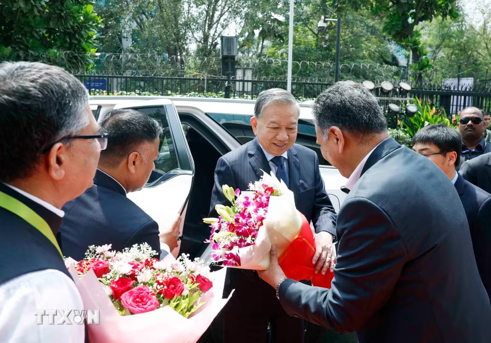 eeefa0b2-_ttxvn-tong-bi-thu-chu-tich-nuoc-to-lam-rung-chuong-tai-san-giao-dich-chung-khoan-quoc-gia-an-do-8746178-8.jpg.avif.jpg