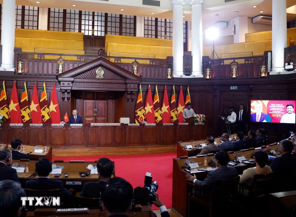 c39f0bd85aecd6300-_ttxvn-tong-bi-thu-chu-tich-nuoc-to-lam-va-tong-thong-anura-kumara-dissanayake-gap-go-bao-chi-4.jpg.avif.jpg