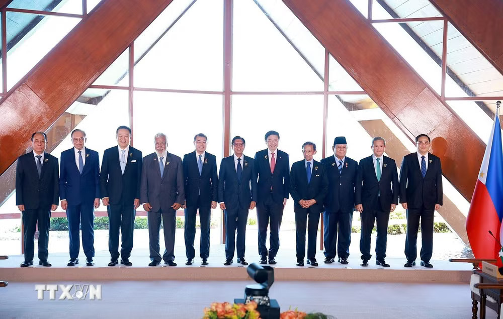 e6f976db0f086767bf8c374bff428b0cc9374-_ttxvn-thu-tuong-du-phien-hop-hep-hoi-nghi-cap-cao-asean-lan-thu-48-0805-3.jpg.avif.jpg