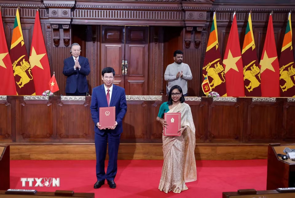 g-bi-thu-chu-tich-nuoc-to-lam-va-tong-thong-anura-kumara-dissanayake-chung-kien-le-trao-cac-van-kien-hop-tac-0805-2.jpg.avif.jpg