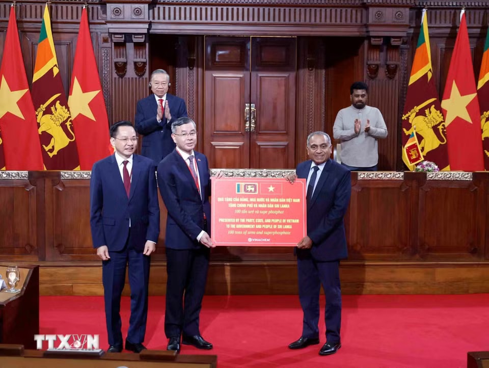 g-bi-thu-chu-tich-nuoc-to-lam-va-tong-thong-anura-kumara-dissanayake-chung-kien-le-trao-cac-van-kien-hop-tac-0805-5.jpg.avif.jpg