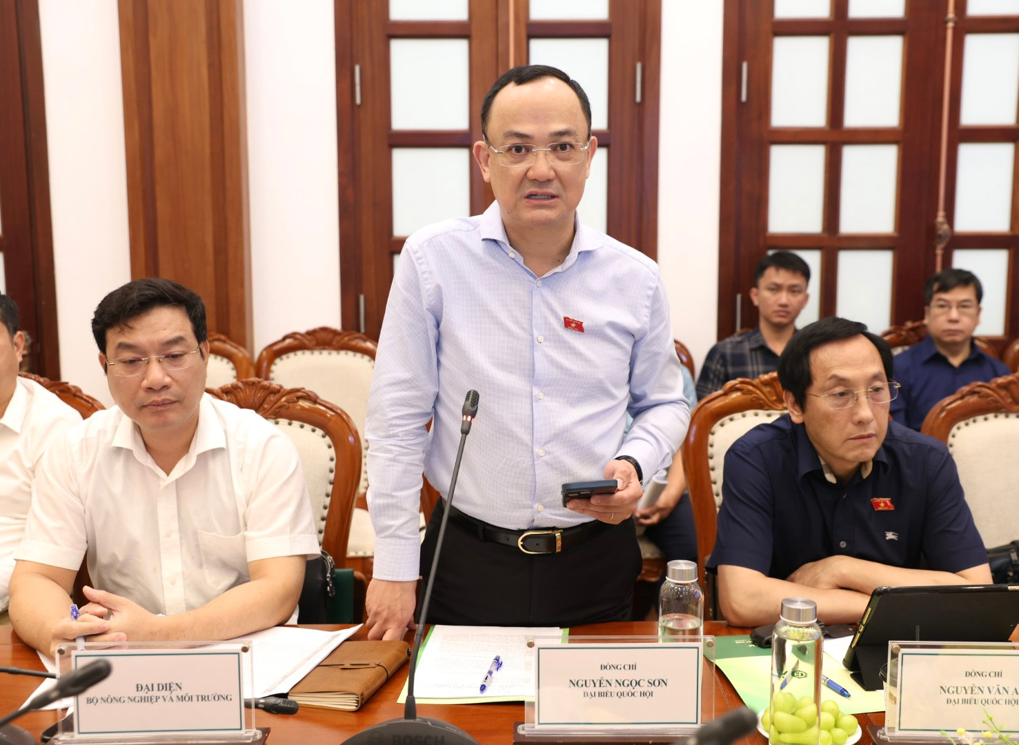 Ủy viên là Đại biểu Quốc hội hoạt động chuyên trách tại Ủy ban Khoa học, Công nghệ và Môi trường Nguyễn Ngọc Sơn phát biểu