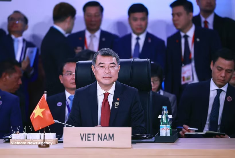 Prime Minister Le Minh Hung attends the 48th ASEAN Summit Plenary in Cebu, the Philippines, on May 8. (Photo: VNA)