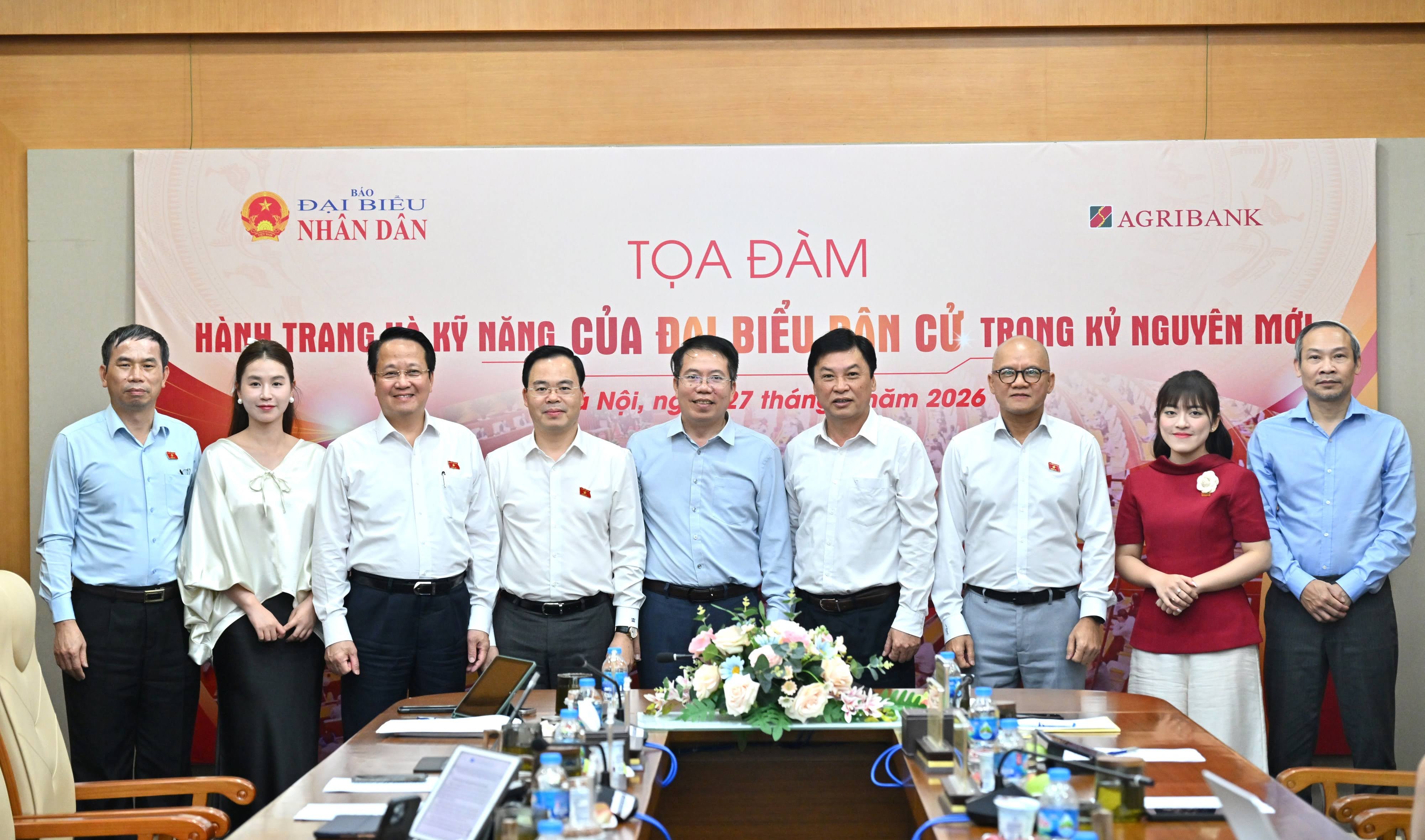 Các đại biểu chụp ảnh lưu niệmVQK_7646