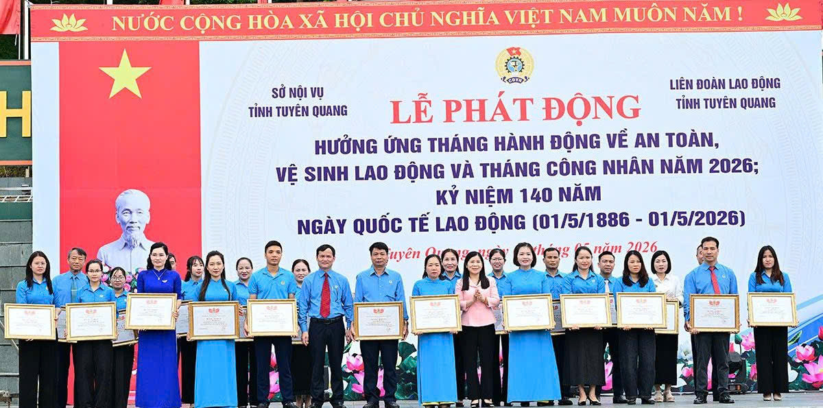 z7811021381056_be6dcc5c38d1255f0e1e2536c158832c.jpg