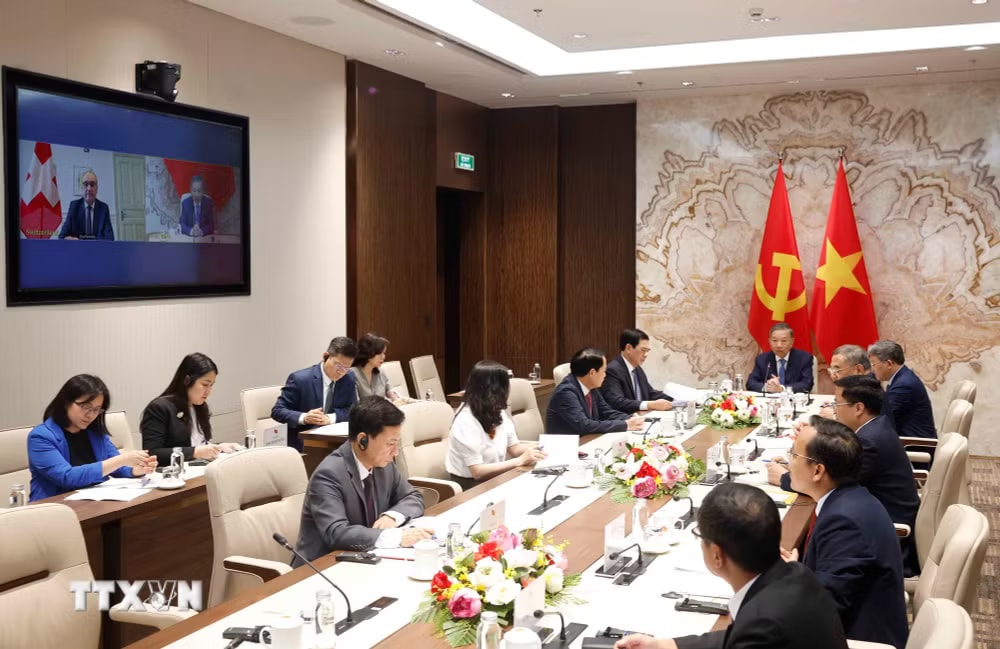 Tổng Bí thư, Chủ tịch nước Tô Lâm điện đàm trực tuyến với Tổng thống Liên bang Thụy Sĩ Guy Parmelin. (Ảnh: Thống Nhất/TTXVN) ttxvn-tong-bi-thu-chu-tich-nuoc-to-lam-dien-dam-truc-tuyen-voi-tong-thong-lien-bang-thuy-si-8754345-1.jpg