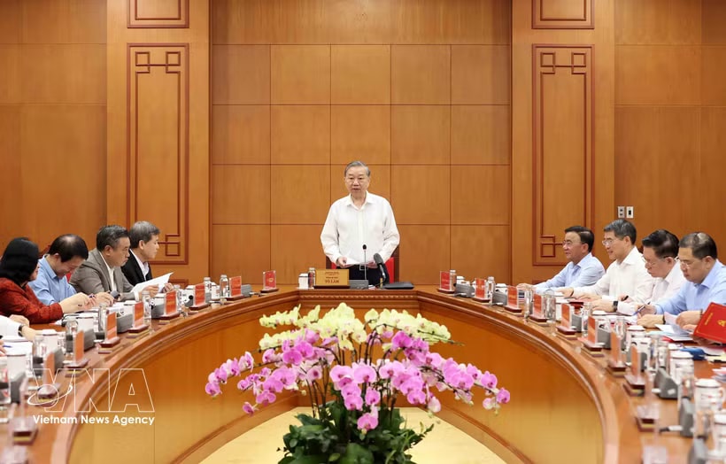 Party General Secretary and State President To Lam, head of the Central Steering Committee for Prevention and Control of Corruption, Wastefulness, and Negative Phenomena, chairs a meeting of the committee's Standing Board on March 18, 2026. (Photo: VNA)
