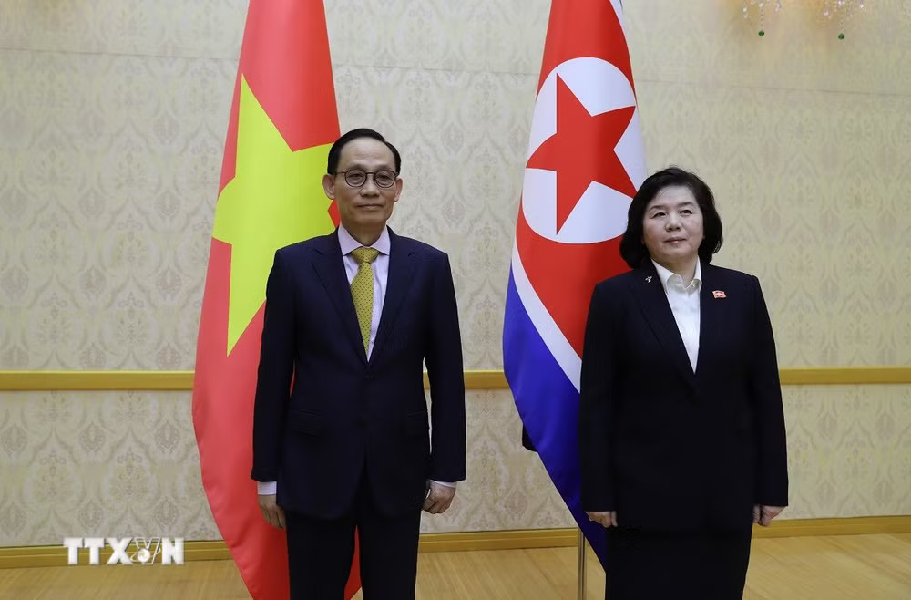 ttxvn-bo-truong-ngoai-giao-le-hoai-trung-tham-trieu-tien-2.jpg