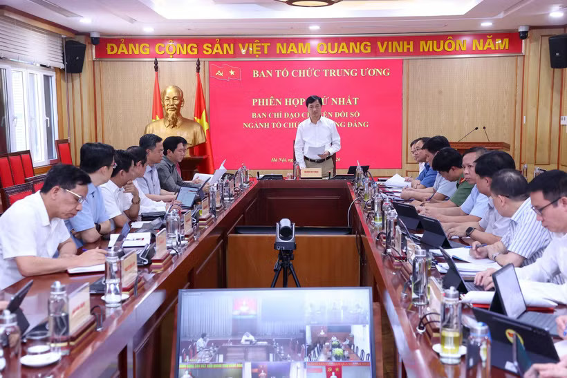 Ủy viên Bộ Chính trị, QQ8823 Nổ Hũ Trung ương Đảng, Trưởng Ban Tổ chức Trung ương Nguyễn Duy Ngọc, Trưởng Ban Chỉ đạo chuyển đổi số ngành Tổ chức xây dựng Đảng phát biểu chỉ đạo. (Ảnh: Văn Điệp/TTXVN)