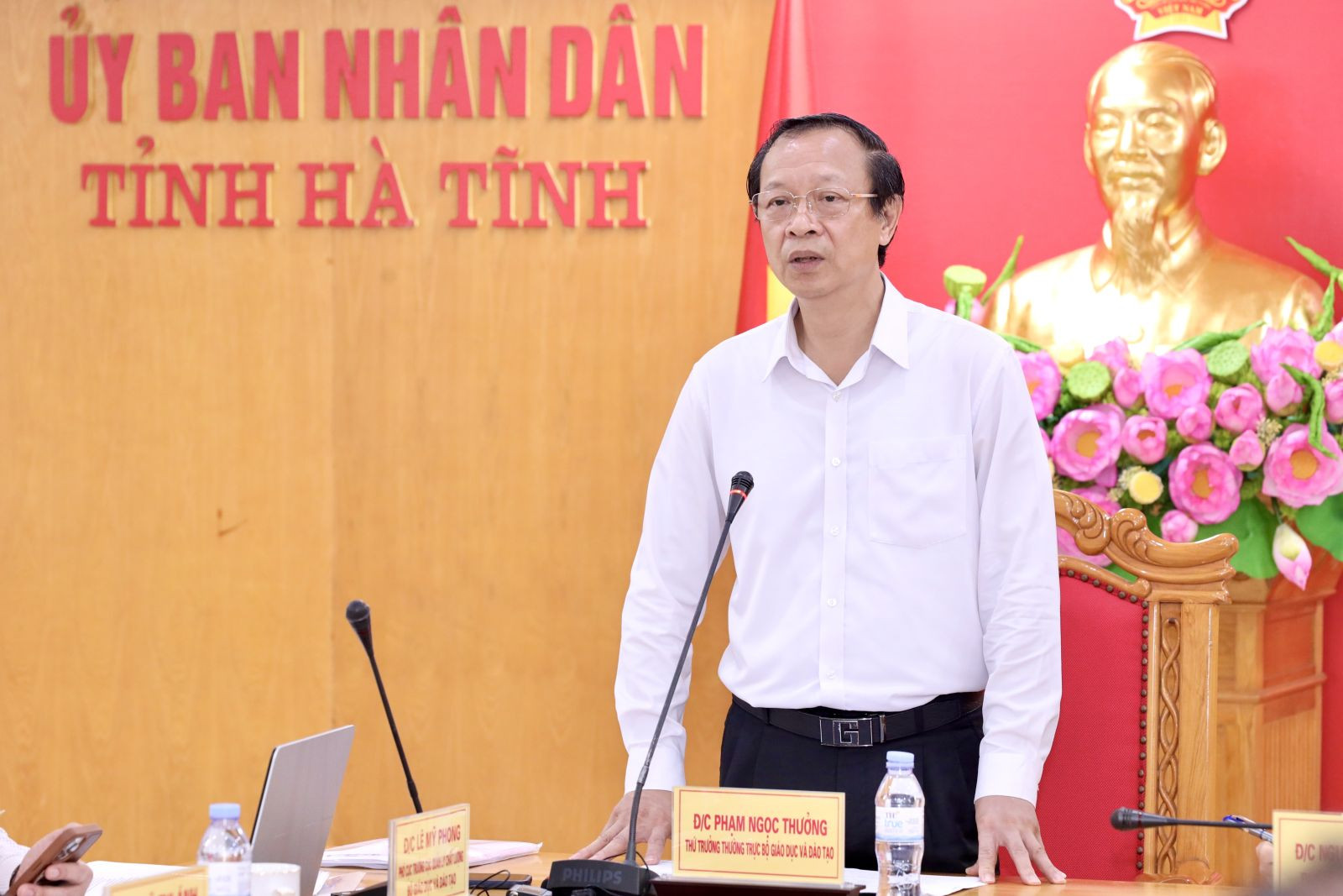 Thứ trưởng Thường trực Bộ GDĐT Phạm Ngọc Thưởng phát biểu tại buổi làm việc
