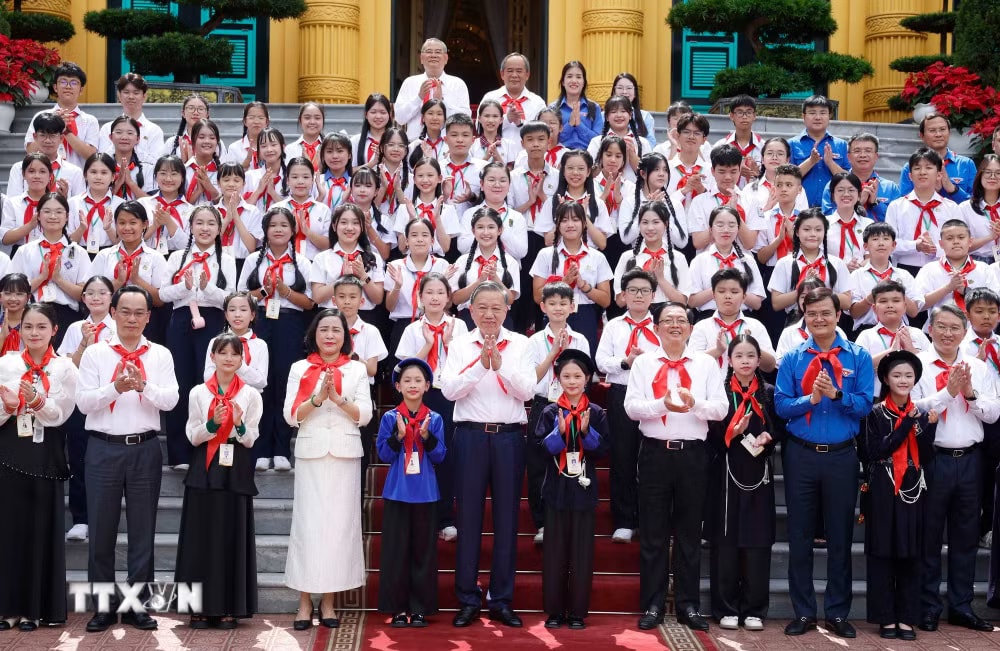 ttxvn-1405-tong-bi-thu-gap-mat-doi-vien-tieu-bieu-3.jpg