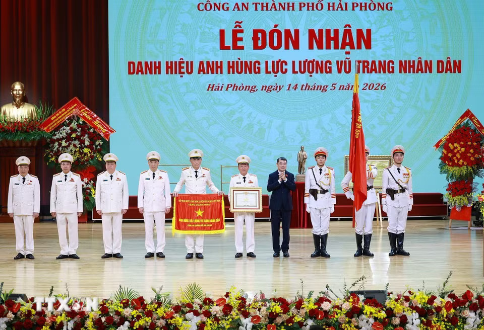 ce135e23056052ce8932e096054f9efb0c8972265f49d8f86164867992-_ttxvn-1405-thu-tuong-le-minh-hung-cong-an-hai-phong-13.jpg.avif.jpg