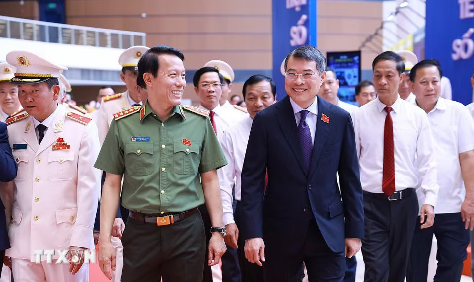 fb3dc8c62d1535ad1f6f971bf2a74f6b1bfe70b3203772c7979020cefa-_ttxvn-1405-thu-tuong-le-minh-hung-cong-an-hai-phong-3.jpg.avif.jpg