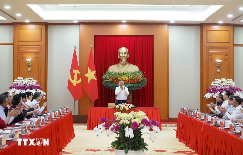 ng-bi-thu-chu-tich-nuoc-to-lam-chu-tri-phien-hop-ban-chi-dao-tong-ket-100-nam-dang-lanh-dao-cach-mang-viet-nam-14-1.jpg.avif.jpg