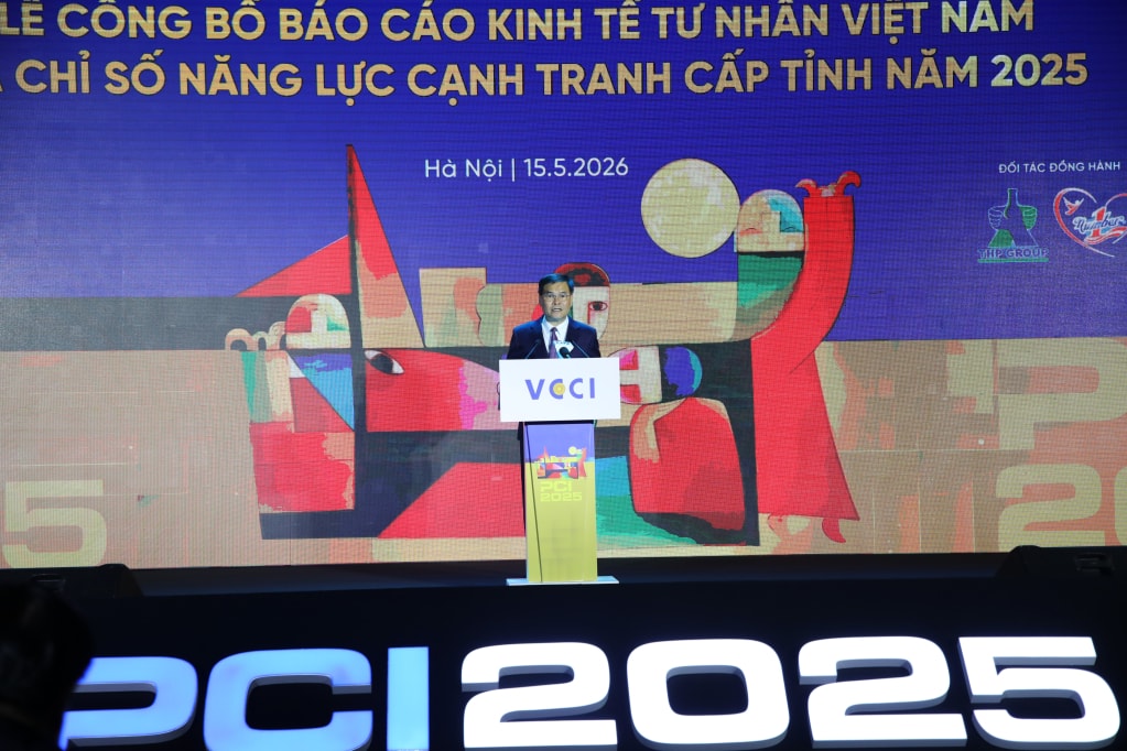 Phó Bí thư Tỉnh ủy, Chủ tịch UBND tỉnh Quảng Ninh Bùi Văn Khắng phát biểu tại buổi lễ