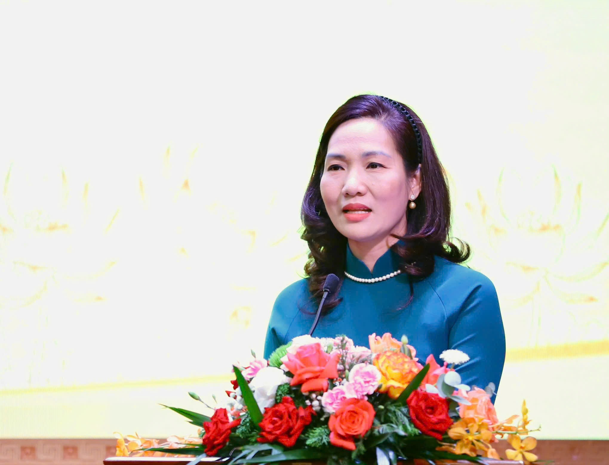 Phó Chủ tịch UBND tỉnh Quảng Ninh Nguyễn Thị Hạnh phát biểu báo cáo tóm tắt công tác xây dựng Hồ sơ đệ trình