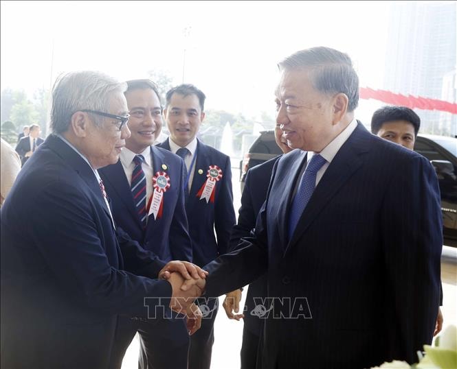 news.vnanet.vn-data-articles-2026-05-16-8764607-_vna_potal_tong_bi_thu_chu_tich_nuoc_du_le_ky_niem_120_nam_ngay_truyen_thong_dai_hoc_quoc_gia_ha_noi_stand.jpg