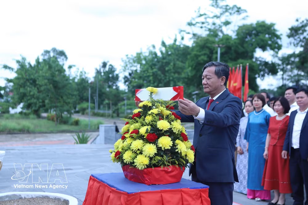 vnanet-potal-hanh-trinh-ve-nguon-theo-dau-chan-chu-tich-ho-chi-minh-tai-lao-8765837.jpg