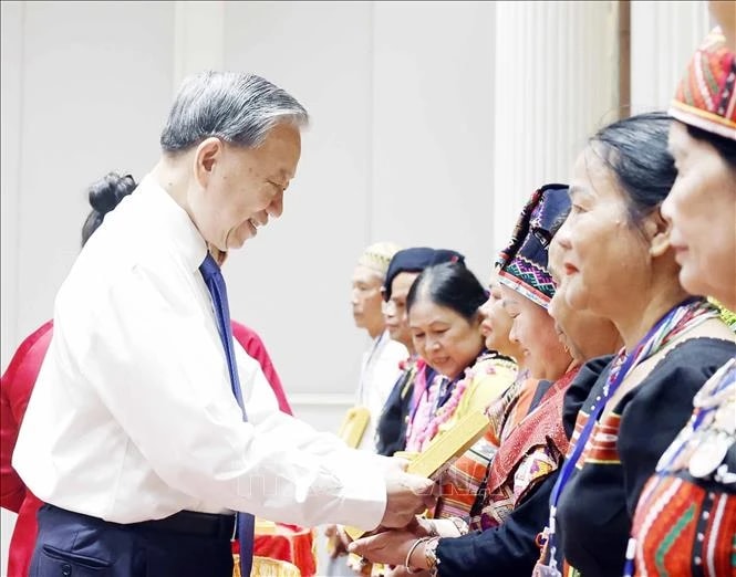 image.plo.vn-w850-uploaded-2026-ernccqrwq-2026_04_18-_tong-bi-thu-chu-tich-nuoc-to-lam-giu-duoc-van-hoa-la-giu-duoc-goc-re-phat-trien-3-8945-2610.jpg