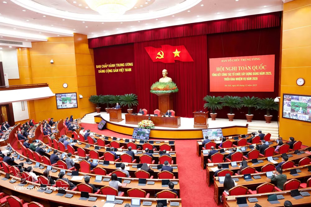 The national conference on reviewing Party organisation and building in 2025 takes place on December 8, 2025. (Photo: VNA) vnanet-meeting.jpg