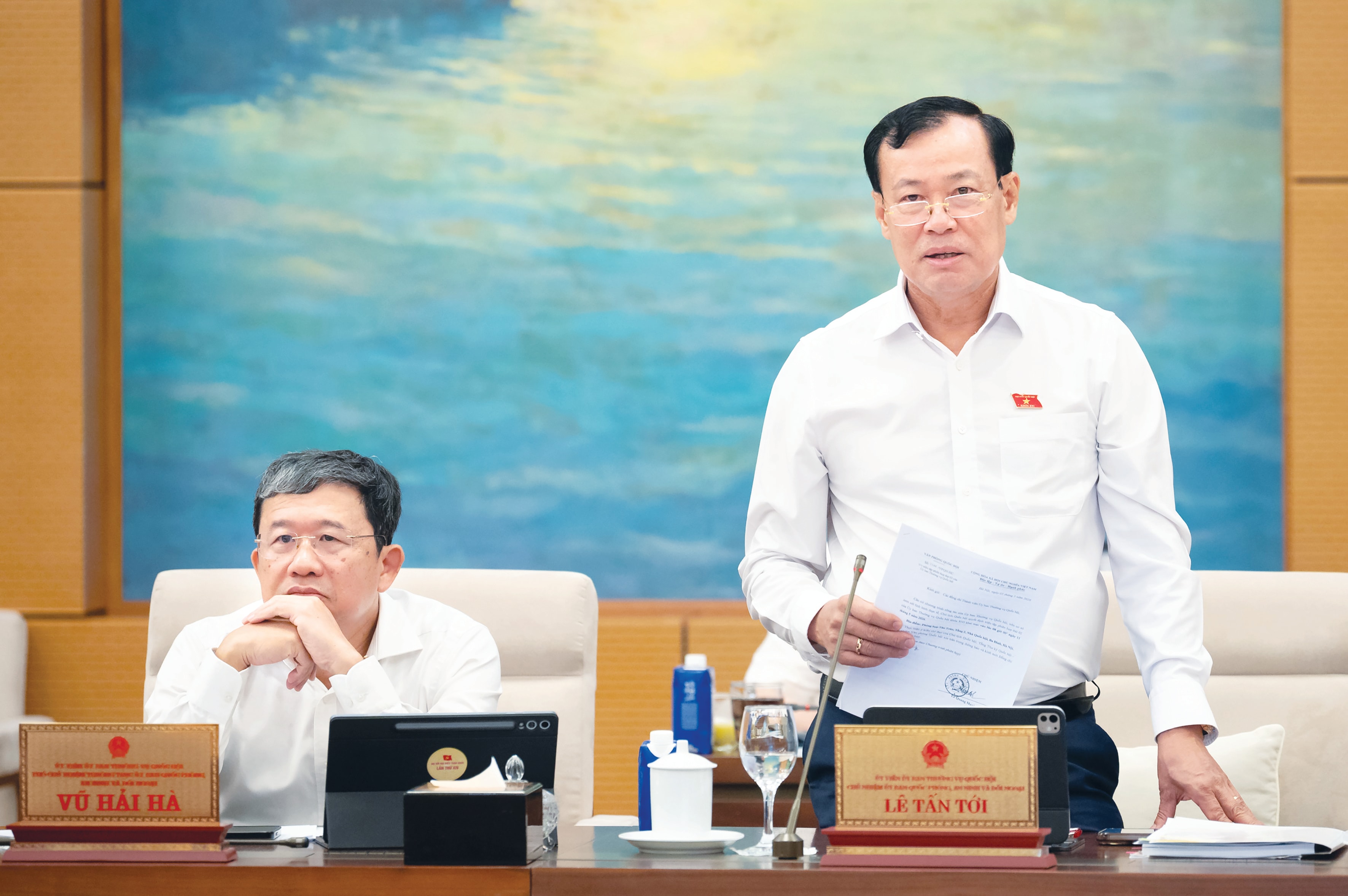 Chủ nhiệm Ủy ban Quốc phòng, An ninh và Đối ngoại Lê Tấn Tới phát biểu