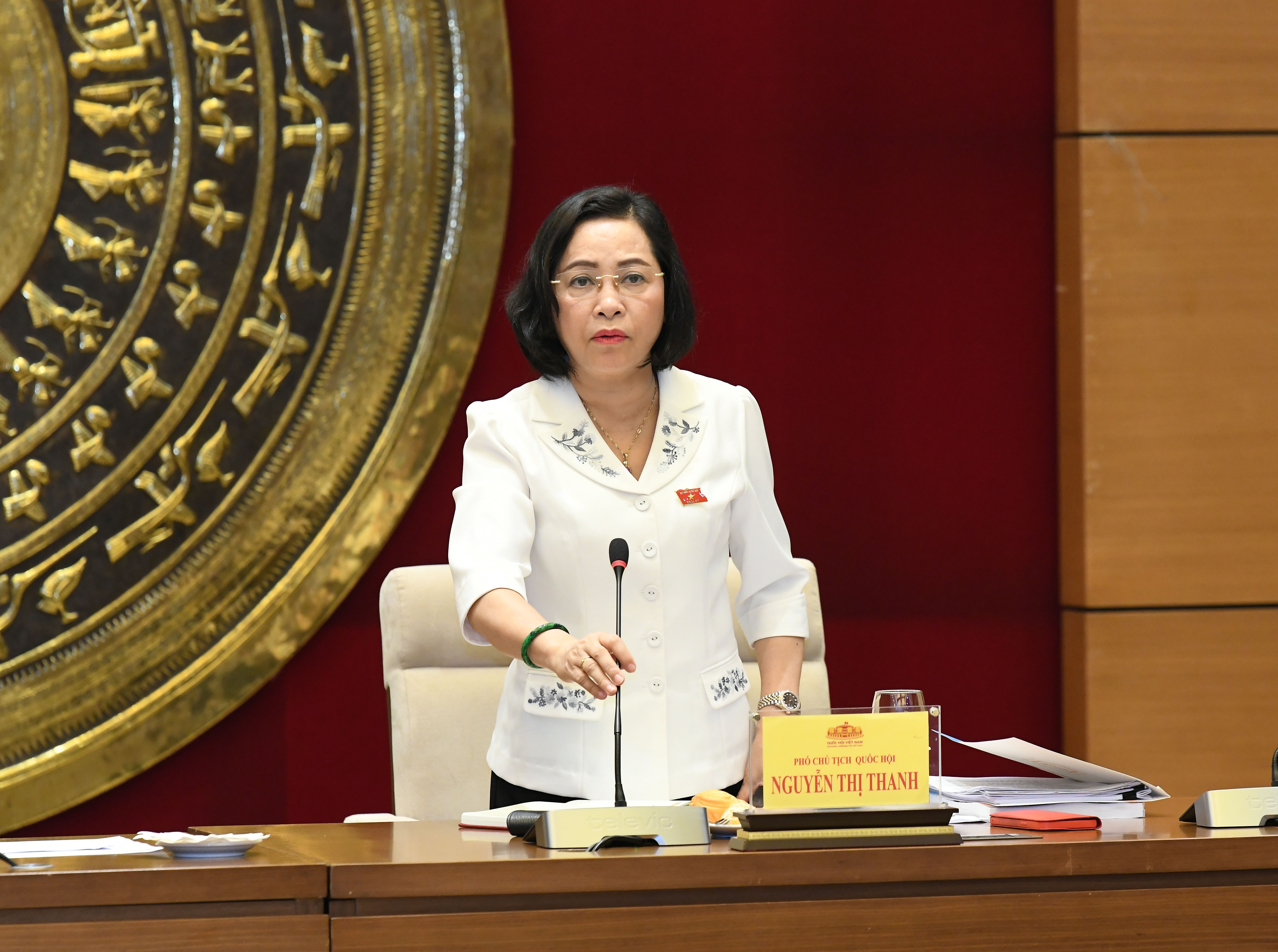 Phó chủ tịch QH Nguyễn Thị Thanh điều hành cuộc làm việc.2