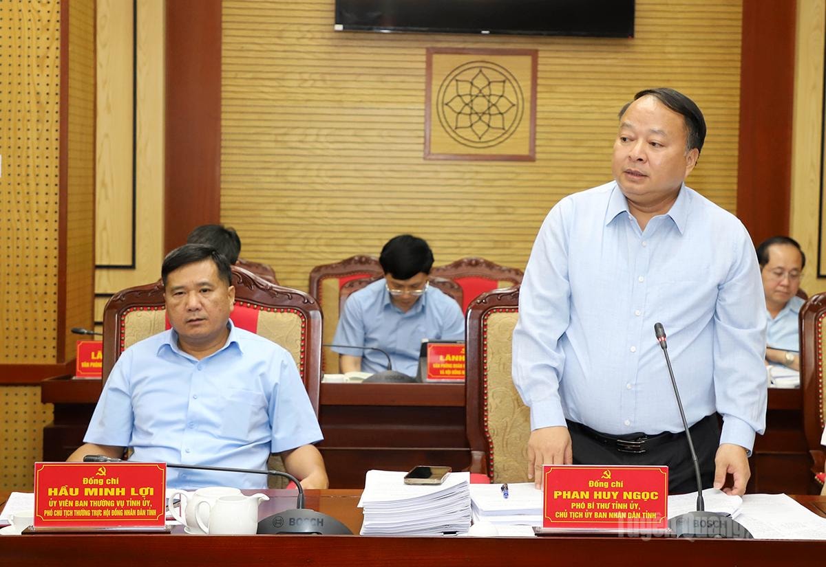 thuong-truc-tinh-uy-hop-cho-y-kien-vao-nhieu-5_20260518125521.jpg