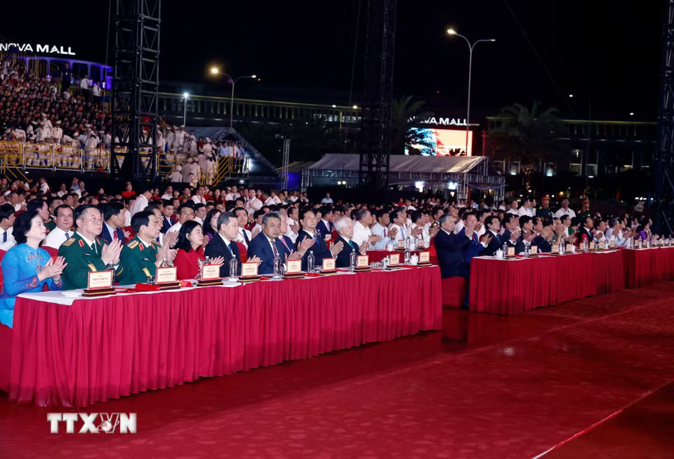 ttxvn-tong-bi-thu-chu-tich-nuoc-du-le-cong-bo-nghi-quyet-cua-quoc-hoi-ve-thanh-lap-thanh-pho-dong-nai-6.jpg.avif.jpg