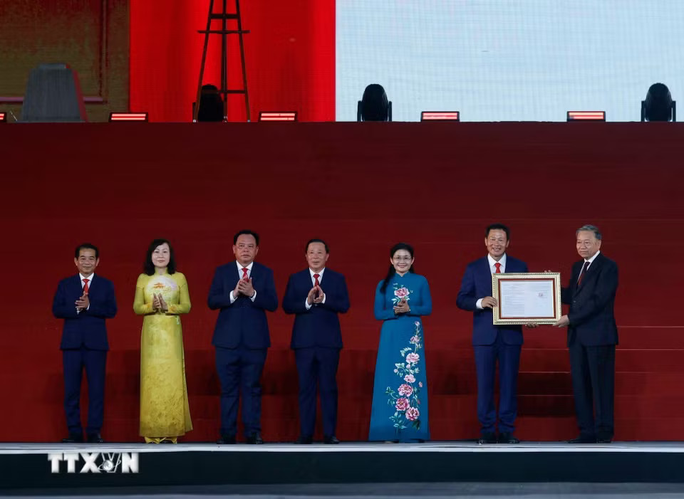 ttxvn-tong-bi-thu-chu-tich-nuoc-du-le-cong-bo-nghi-quyet-cua-quoc-hoi-ve-thanh-lap-thanh-pho-dong-nai-8.jpg.avif.jpg