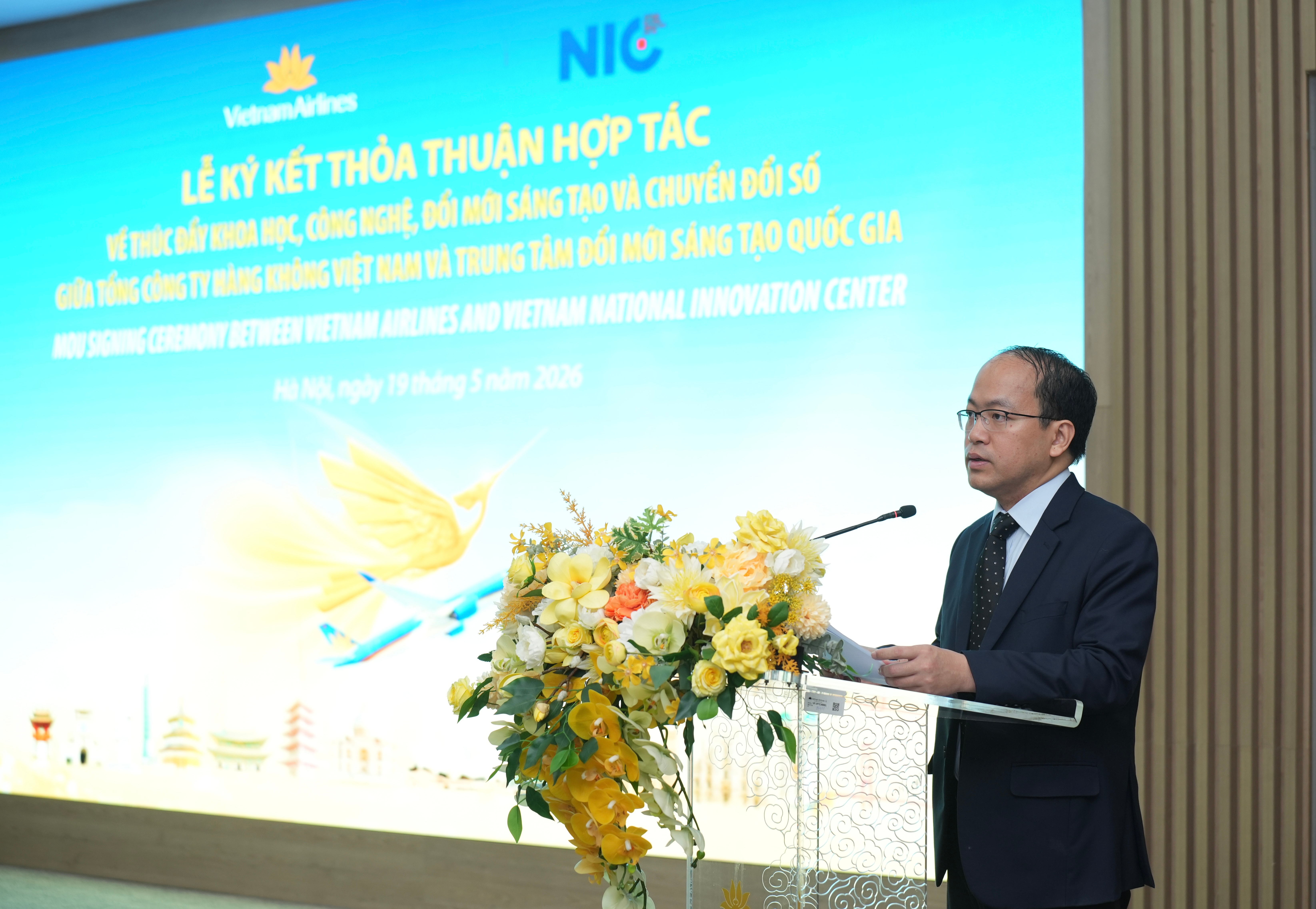 4. Ông Vũ Quốc Huy, Giám đốc Trung tâm Đổi mới sáng tạo Quốc gia phát biểu tại lễ ký kết