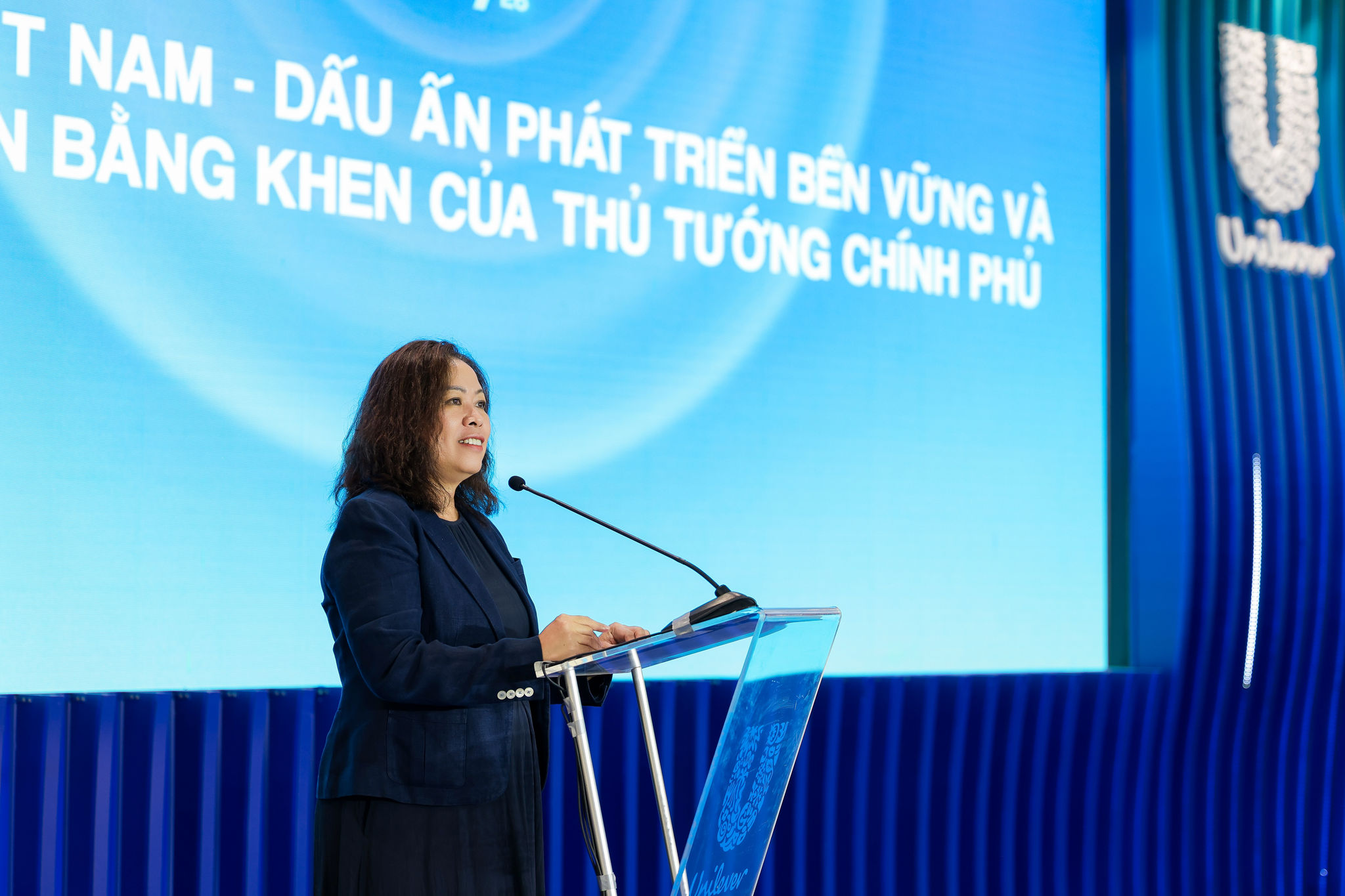 Bà Nguyễn Thị Bích Vân, Tổng Giám đốc Quốc gia Unilever Việt Nam, chia sẻ: “Bằng khen của Thủ tướng Chính phủ là niềm vinh dự lớn lao đối với tập thể Unilever Việt Nam