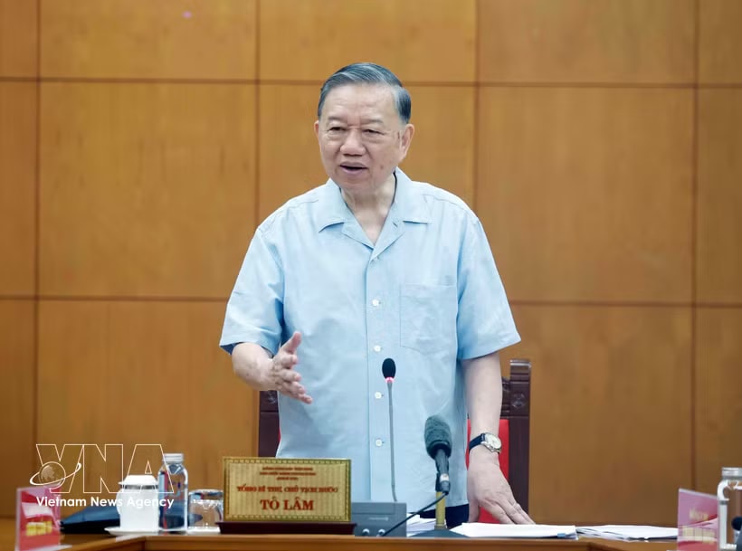 General Secretary of the Communist Party of Vietnam Central Committee and State President To Lam speaks at the working session in Hanoi with the Party Central Committee’s Commission for Policies and Strategies and relevant agencies on assessing national development resources. (Photo: VNA)