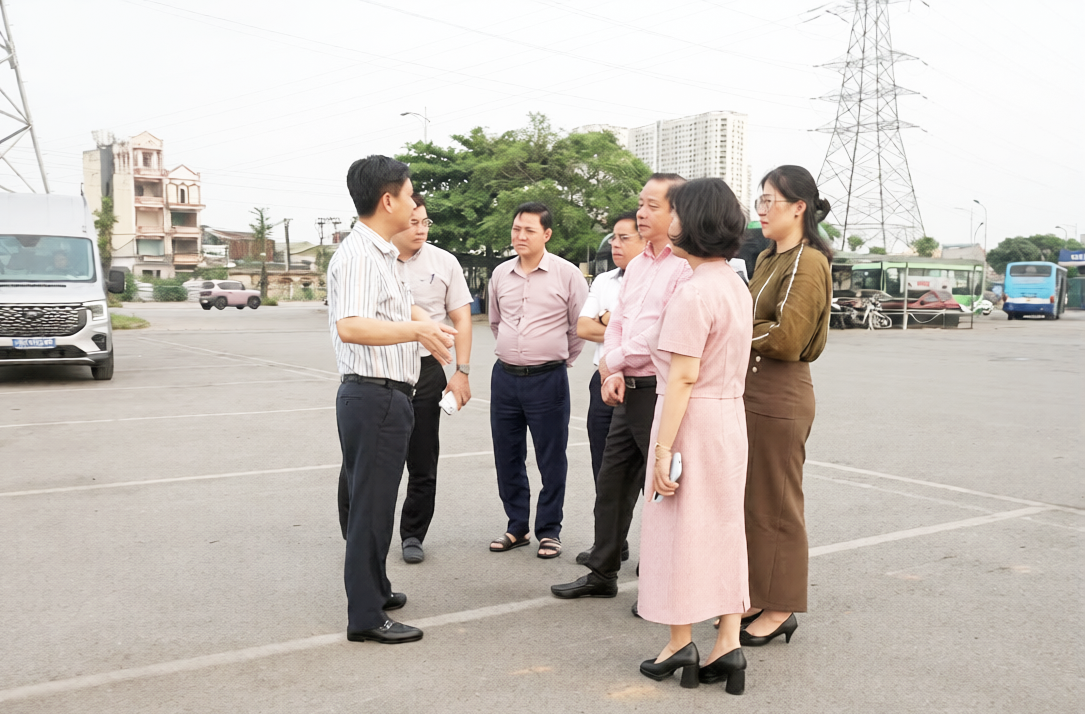 doan-khao-sat-thuc-te-ha-tang-tram-sac-phuc-vu-chuyen-doi-phuong-tien-xanh-tai-mot-so-don-vi-xe-buyt-truc-thuoc-transerco-1-.png