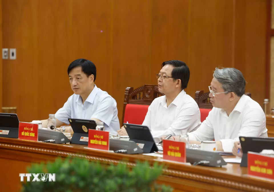ttxvn-tong-bi-thu-chu-tich-nuoc-chu-tri-buoi-lam-viec-thuong-truc-bcdtw-ve-phat-trien-khoa-hoc-cong-nghe-8775387-4.jpg.avif.jpg