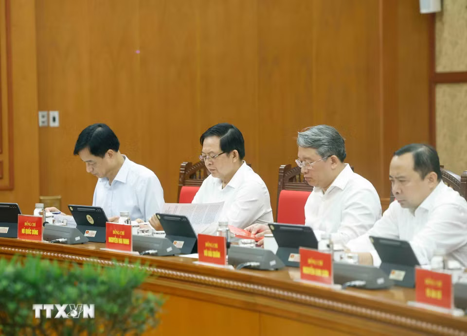 ttxvn-tong-bi-thu-chu-tich-nuoc-chu-tri-buoi-lam-viec-thuong-truc-bcdtw-ve-phat-trien-khoa-hoc-cong-nghe-8775387-6.jpg.avif.jpg