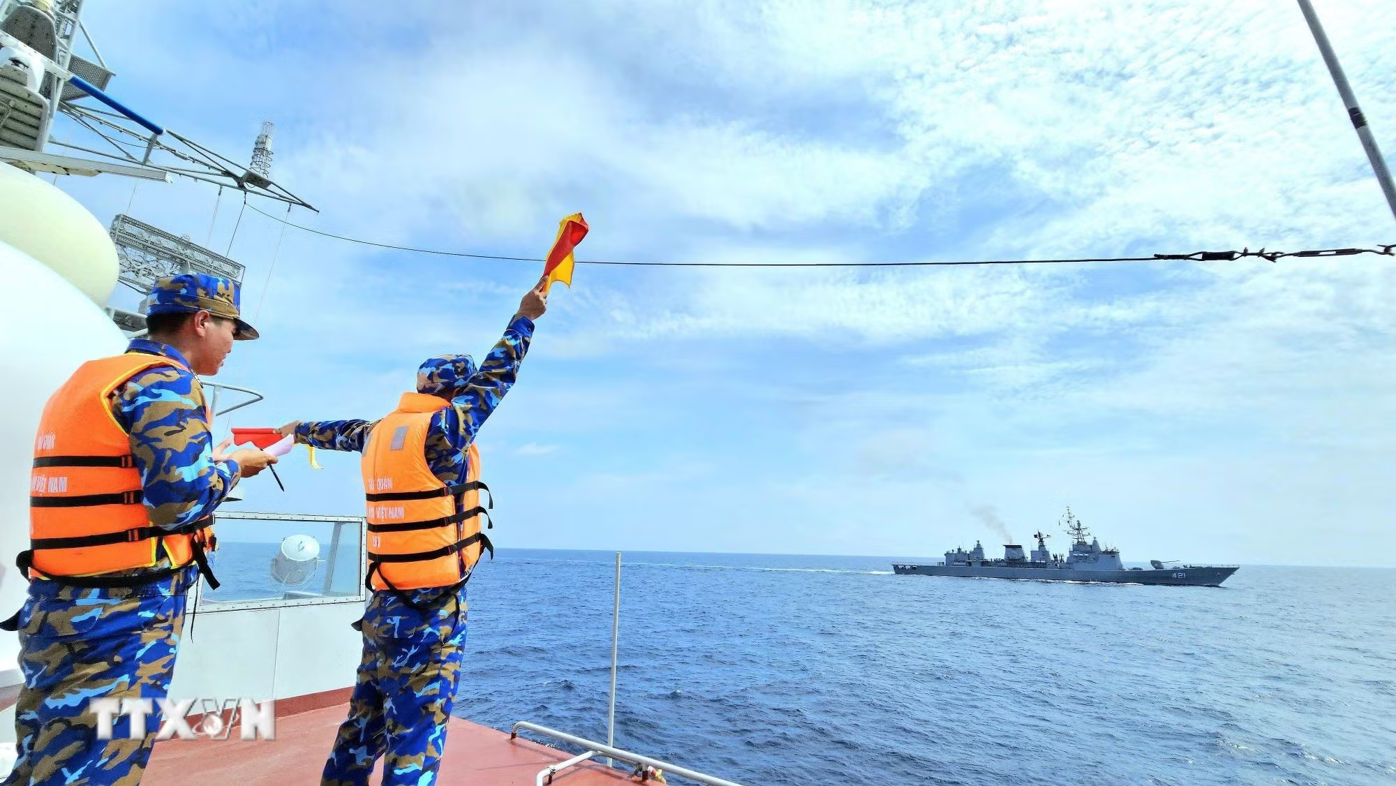 ttxvn-hai-quan-viet-nam-thai-lan-tuan-tra-chung-lan-thu-51-1.jpg