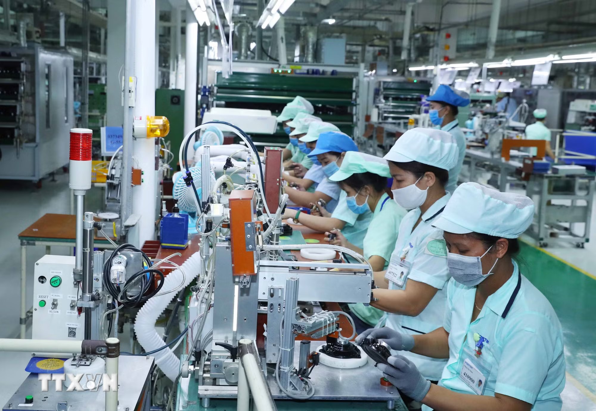 ttxvn-nha-may-tai-viet-nam-204538473-4739652.jpg