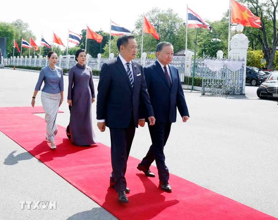cdf50e5817a61d4863-_ttxvn-le-don-tong-bi-thu-chu-tich-nuoc-to-lam-va-phu-nhan-tham-chinh-thuc-vuong-quoc-thai-lan-6.jpg.avif.jpg