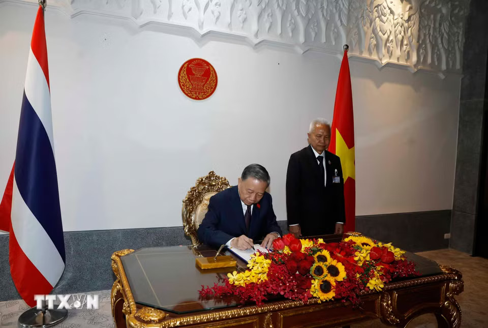 d1908c2be62acc0db724f386b6c9f5e0-_ttxvn-tong-bi-thu-chu-tich-nuoc-to-lam-hoi-kien-chu-tich-quoc-hoi-thai-lan-4.jpg.avif.jpg