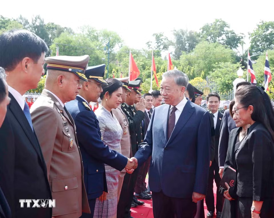 e97c5fd1044f56b224-_ttxvn-le-don-tong-bi-thu-chu-tich-nuoc-to-lam-va-phu-nhan-tham-chinh-thuc-vuong-quoc-thai-lan-9.jpg.avif.jpg